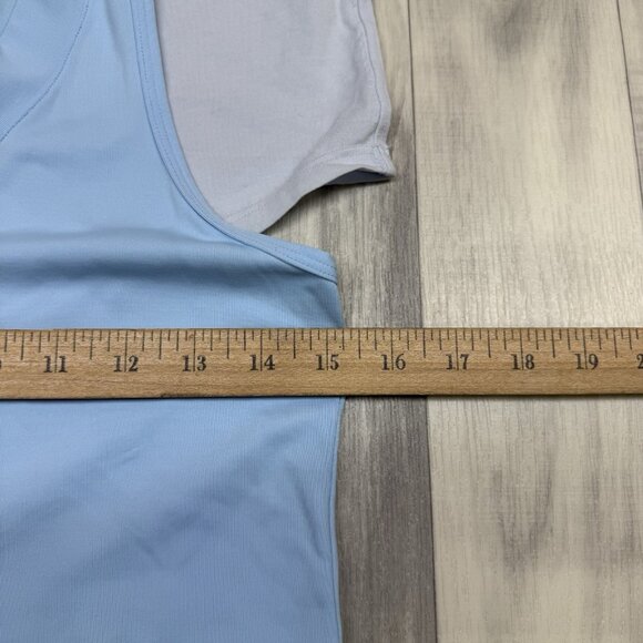 ✅Lot Of 4 Athletic Tank Tops Women's M Lululemon Nike Dri-Fit Sofibella Gym Yoga - Picture 5 of 16